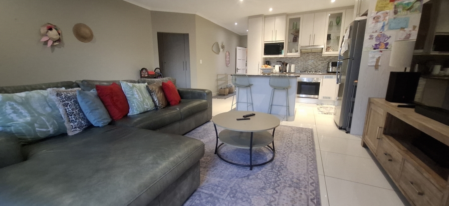 To Let 3 Bedroom Property for Rent in Beacon Bay Eastern Cape